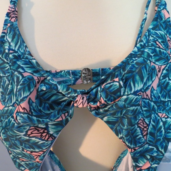 NWOT One Piece Cut-Out Bathing Suit - Picture 3 of 5